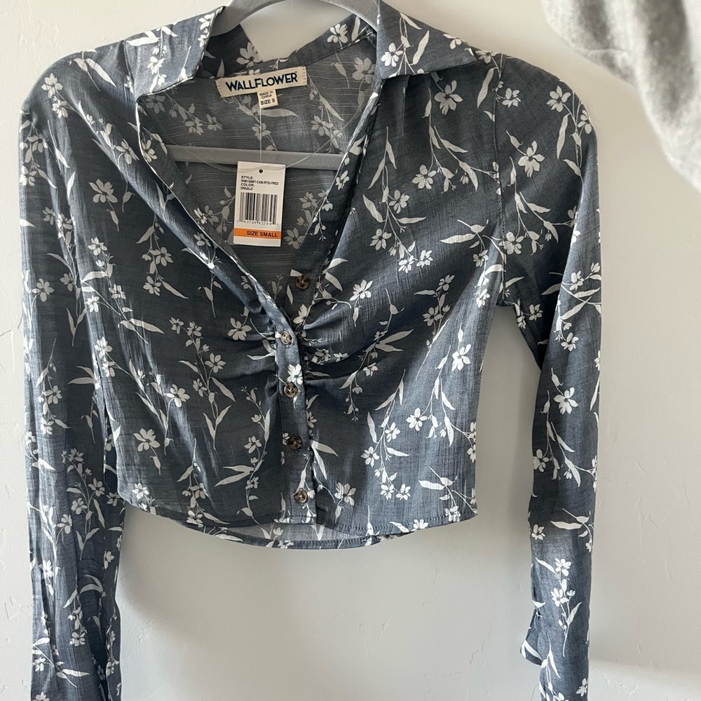 grayish long sleeve button up wallflower top size small
